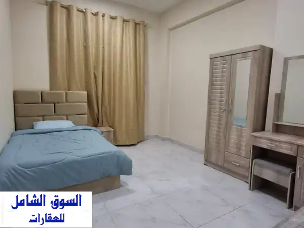 غرفة في شقة مشتركه حمام مشترك موقع مميز ونظيفة جدا قريبة من محطة باص جراند مول قريبة من الخدمات ...