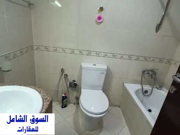 فرصة استثمارية ذهبية: شقة غرفتين وصالة مفروشة بالكامل في السيتي تاور بعائد إيجاري مجزٍ!