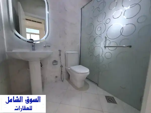 استوديو فاخر للإيجار بمدينة شخبوط | مدخل خاص، أول ساكن، شامل كهرماء وصيانة وموقف