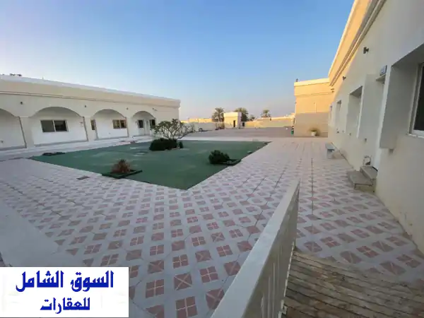 فرصة استثمارية ذهبية: مركز تعليمي/تجاري متكامل للإيجار أو الاستثمار برأس الخيمة (مدرسة، حضانة، تدريب)