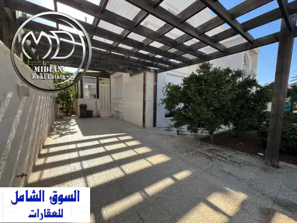 فيلا مستقلة فاخرة للبيع في الظهير عمان 1200م | مسبح، حدائق، وإطلالة ساحرة | إعلان 9243