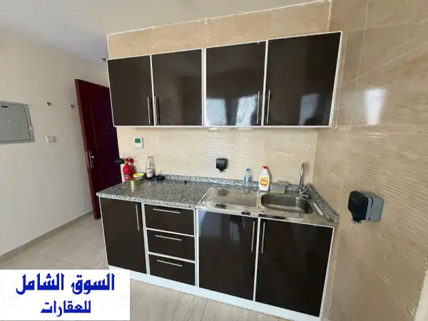 استوديو للإيجار السنوي عجمان الروضة | موقع استراتيجي شارع الشيخ عمار | 20 ألف درهم 4 دفعات