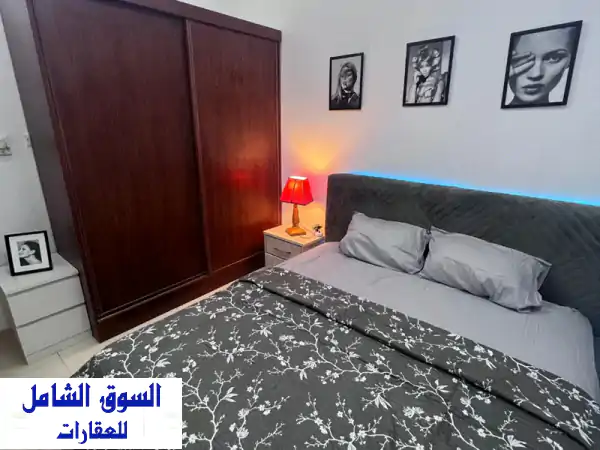 للإيجار الشهري بعجمان: شقة عائلية فاخرة غرفتين...