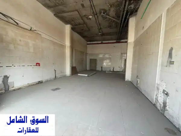 محل تجاري للإيجار | الجرف الصناعية 1 الشارقة | 1400 قدم² | موقع حيوي لمشروعك