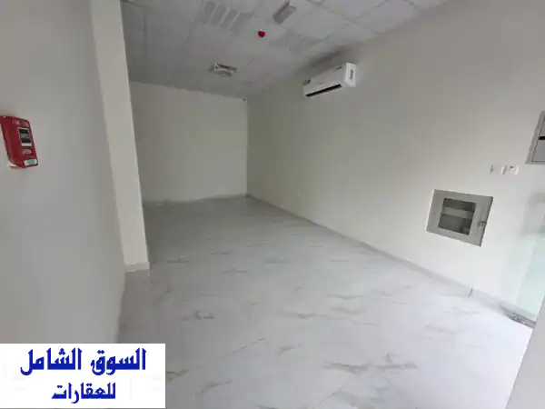 فرصة ذهبية: محل تجاري للإيجار السنوي بالنعيمية 1 عجمان | على الطريق مباشرة بجوار مدرسة الحكمة | 30000 درهم