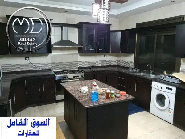 شقة دوبلكس فخمة مفروشة للإيجار بالشميساني - 5 نوم، حديقة خاصة، وسوبر ديلوكس!