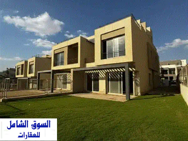 فرصة استثنائية: فيلا تاون هاوس كورنر فاخرة | حمام سباحة خاص | استلام فوري | بكمبوند معادي فيو أمام مدينتي
