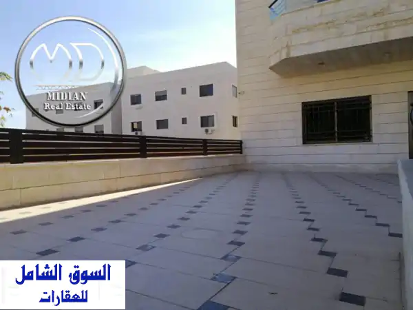 شقة أرضية فاخرة للإيجار بالرابية: 185م + تراس 70م،...