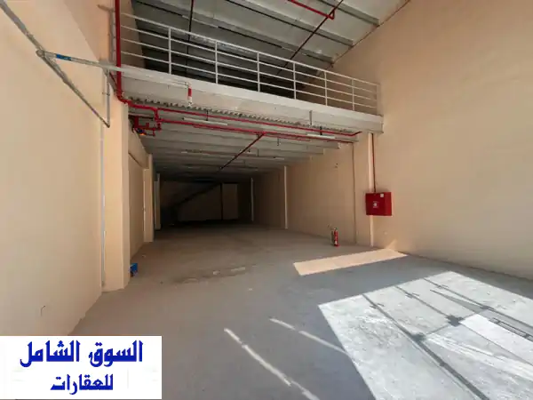 فرصة ذهبية! شبرة ميزانين تجارية ضخمة للإيجار السنوي...