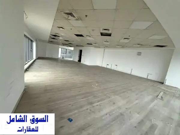 مكتب إداري فاخر 1700 قدم² للإيجار السنوي بالراشدية...
