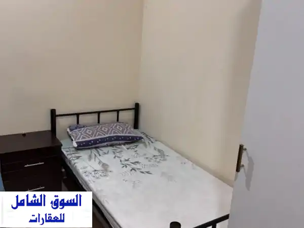 فرصة نادرة! سرير شيرينج بغرفة مفروشة كبيرة...