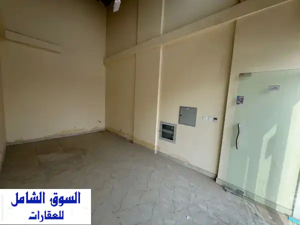 فرصة استثمارية: محلات للإيجار في الروضة 2 عجمان بميزانين وموقع حيوي | 45 ألف درهم