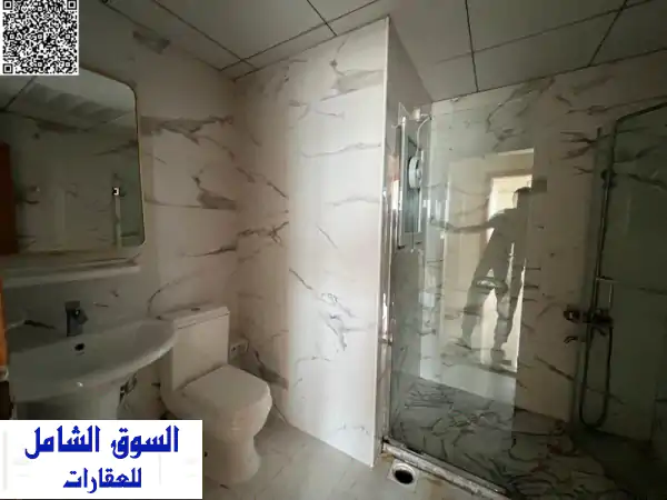 أفخم شقة للإيجار السنوي: غرفتين وصالة بتشطيب سوبر ديلوكس، إطلالة ساحرة وموقف مجاني! 46000