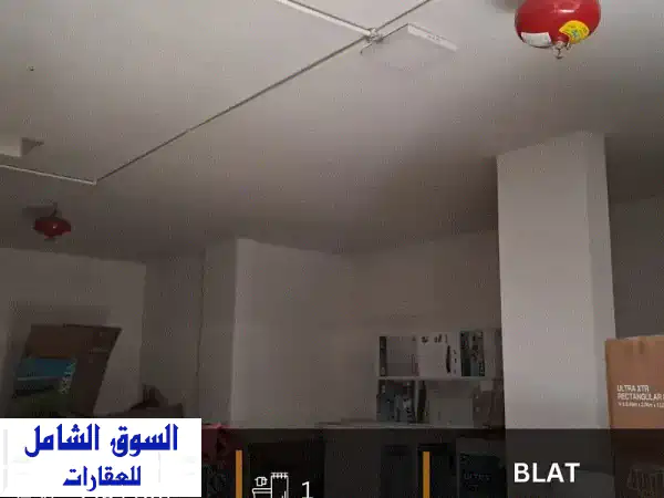 مستودع للبيع في بلاط: 225 م² موقع استراتيجي وطابق أرضي...