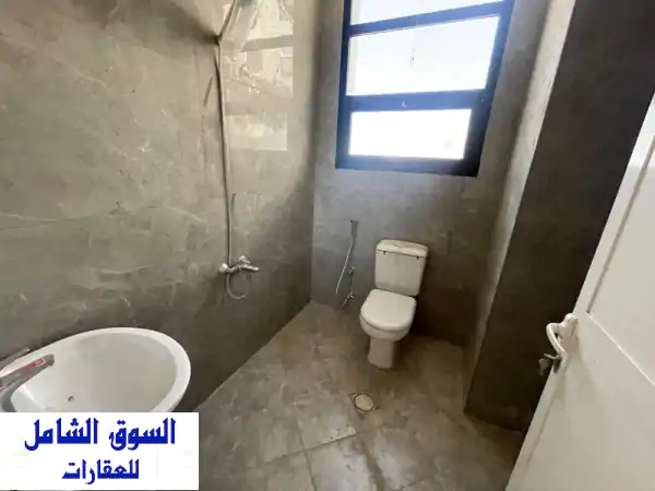 فرصة استثمارية ذهبية: بناية كاملة للإيجار في الجرف 2 عجمان | 32 استوديو و4 محلات | موقع حيوي