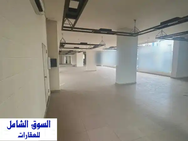 معرض فسيح للإيجار 500 م² على طريق المكلس الرئيسي |...