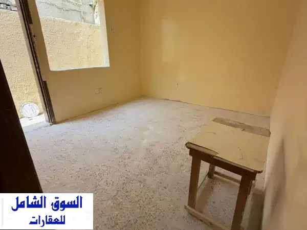 إيجار سنوي الشارقة: بيت عربي فاخر بالمصلى | 4 غرف مستقلة بحمامات ومطابخ خاصة | صيانة مجانية وموقع استراتيجي!