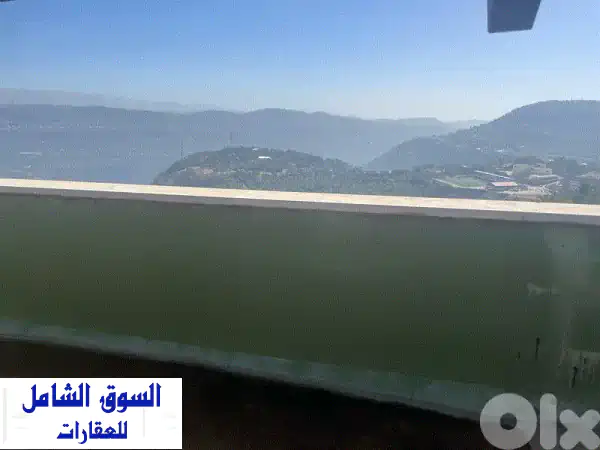 روف مميز للبيع في بيصور: 250م بإطلالة بانورامية...