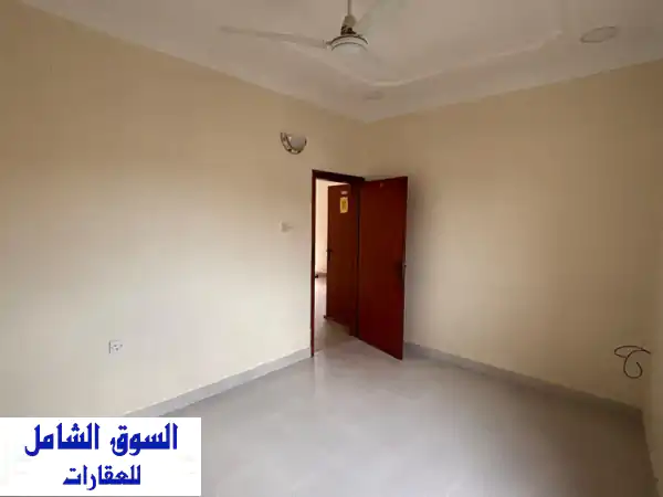 شقة عائلية للإيجار بالسهلة الفوقية | 3 غرف نوم | هدوء وموقع مميز | 160 د.ب