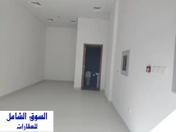 فرصة استثمارية ذهبية: محل تجاري للإيجار السنوي...