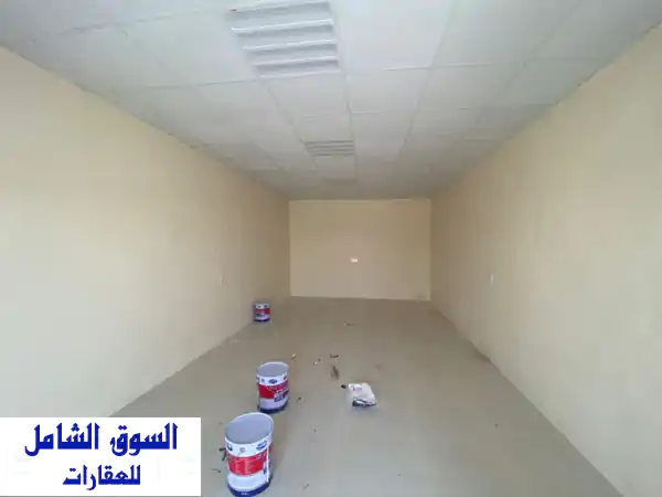 فرصة لا تعوض: مخزن واسع للإيجار بأم القيوين الرملة 3 | 6000 درهم فقط!