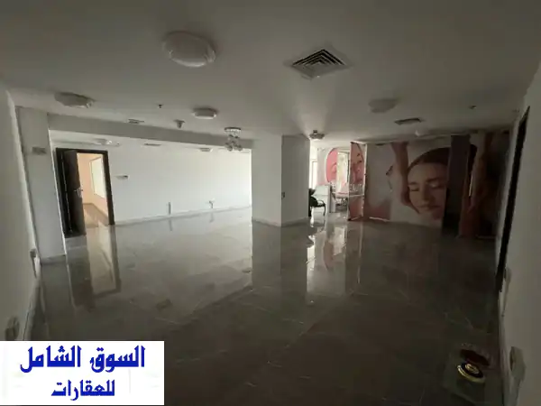 فرصة استثمارية ذهبية: صالون متكامل للإيجار بعجمان...