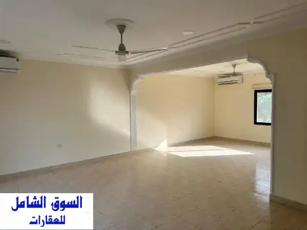 فيلا شبه مفروشة في مجمع سكني في جرداب للإيجار....