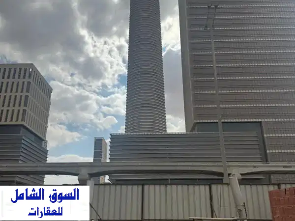 مكتب إداري فاخر للبيع بـ تاج تاور 2: أمام...