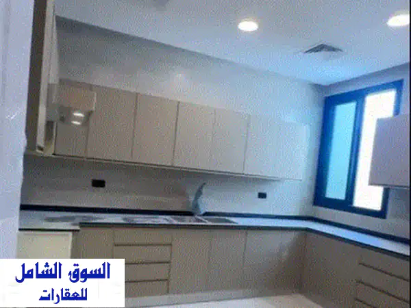 شقة للإيجار في بيان: دور أرضي فاخر بمدخل خاص | 4...