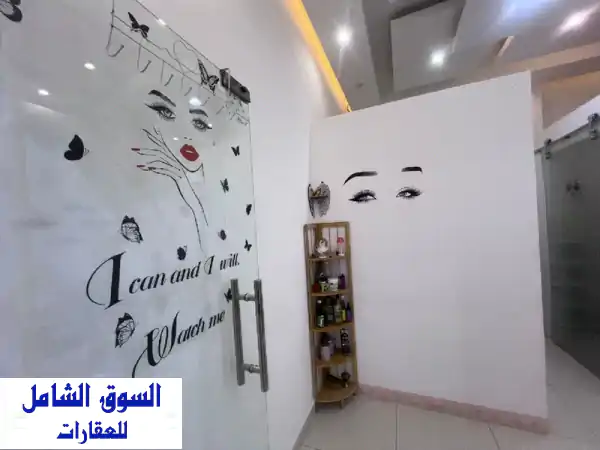 فرصة استثمارية ذهبية: صالون تجميل فاخر وجاهز للعمل بالكامل للبيع في عجمان (الروضة 2) - موقع استراتيجي!