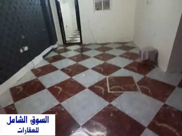 للإيجار بأبو هامور: ملحق (2 غرف) وشقة (1 غرفة) شامل...