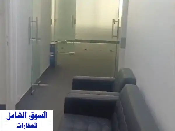 فرصة استثنائية: مكتب مميز للإيجار في شرق الكويت - 75...