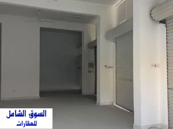 للإيجار محل تجاري كبير في سوق الرفاع الشرقي، موقع مميز في شارع حيوي، يتكون من 4 فتحات، مساحة كبيرة ...