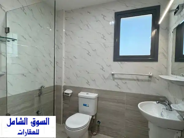 إيجار شقة الأحلام في بنيد القار: إطلالة بحرية خلابة، مفروشة بالكامل، أول ساكن!