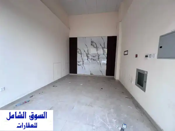 محل تجاري للإيجار السنوي ثاني صف من كورنيش عجمان...