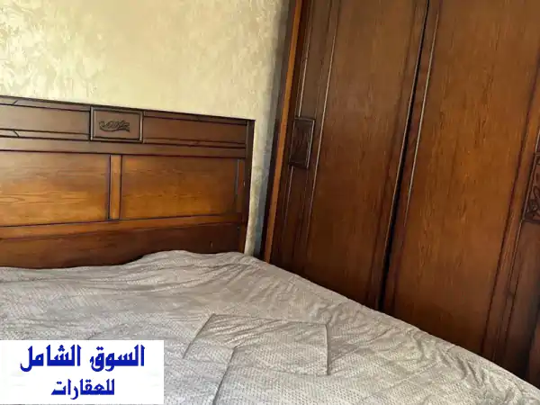 شقة مفروشه للإيجار للطلاب الجبيهة خلف الجامعة الأردنيه 3 غرف نوم وموزع وصالة وصالون وحمامين ومطبخ ...