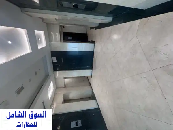 فرصة ذهبية: دور تجاري فخم للإيجار في الكويت 230م²...