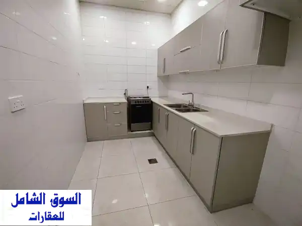 شقة عائلية للإيجار بسلماباد 220 د.ب - نصف مفروشة، غرفتي نوم قرب الطريق السريع!