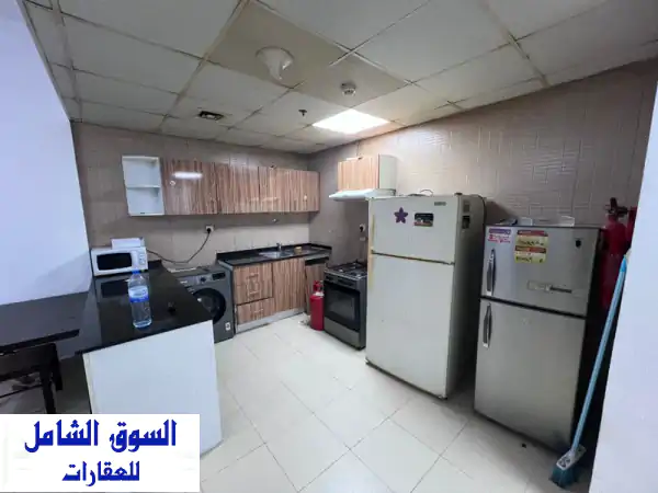 فرصة لا تُعوّض! شقة فاخرة مفروشة غرفة وصالة للإيجار السنوي في السيتي تاور عجمان - 31 ألف مع موقف مجاني!