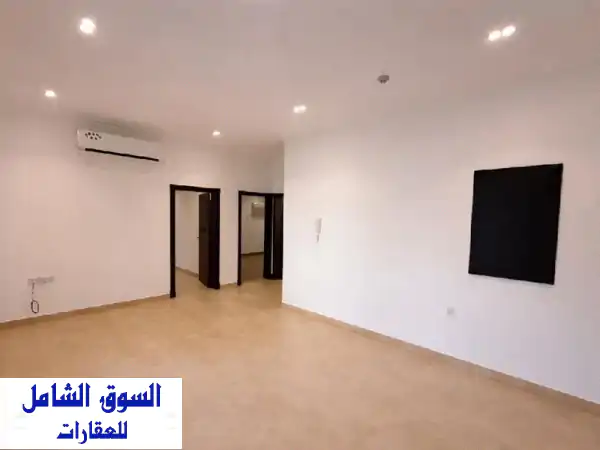 للبيع شقة في منطقة جبلة حبشي، بسعر أقل من سعر السوق. تفاصيل الشقة غرفتان نوم، صالة واحدة، حمامان، ...