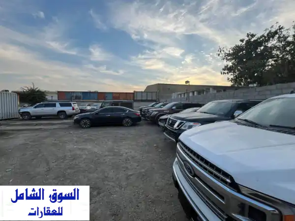 للبيع حوطة مساحة 20 ألف قدم في الصناعية 4 مكونة من شبرة ومكتب ومطبخ وحمام ومؤجرة بدخل سنوي 400 ألف ...