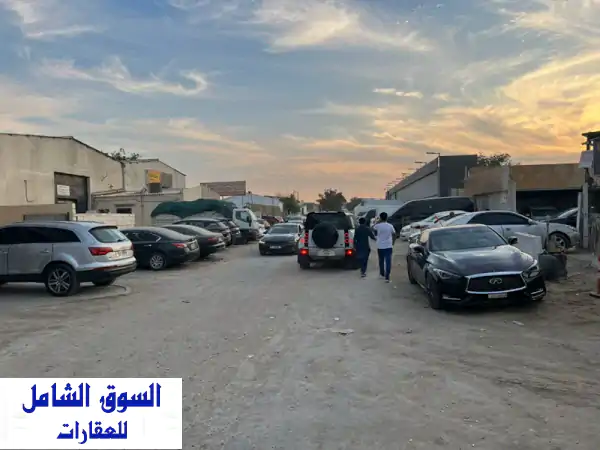 للبيع حوطة مساحة 20 ألف قدم في الصناعية 4 مكونة من...