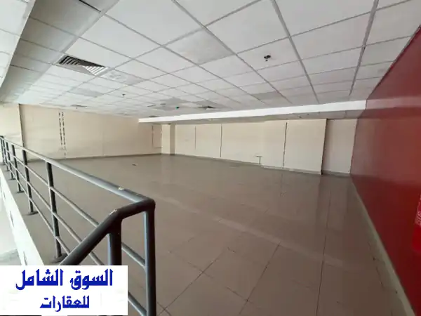 فرصة ذهبية: معرض للإيجار السنوي بالشارقة، المنطقة الصناعية 15 - موقع حيوي قرب مدخل دبي!