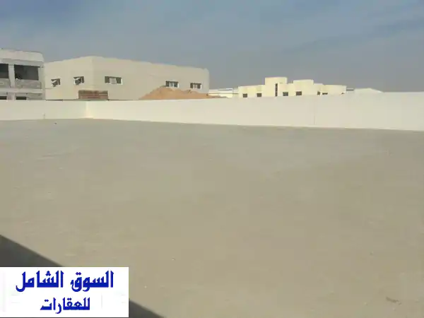 فرصة استثمارية ذهبية! للإيجار: حوطة تجارية وصناعية مميزة في الصجعة، الشارقة | على الشارع العام مباشرة