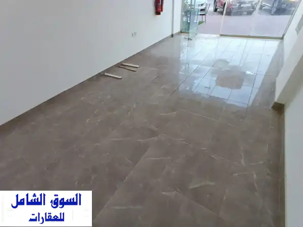 فرصتك الذهبية في عجمان! محل للإيجار بالجرف الصناعية 3 | انطلق بمشروعك فوراً بموقع حيوي!