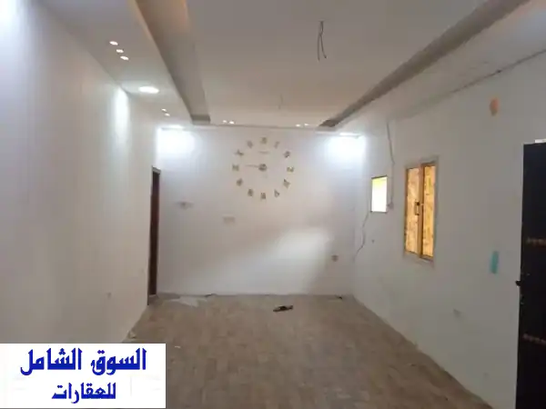 للإيجار بالرفاع الشرقي: استوديو أرضي بـ 130 د.ب...