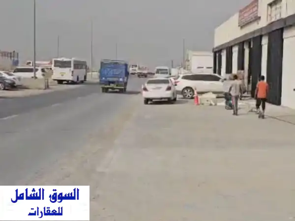 للبيع مجمع استثماري مميز في منطقة الصجعة الصناعية، مقام على أرض بمساحة 20000 قدم مربع، ويتكون من 6 ...