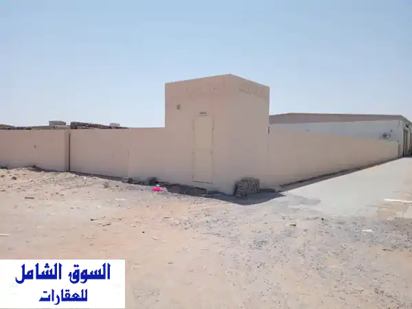 أرض صناعية للإيجار بأم القيوين: 18000 قدم مربع...