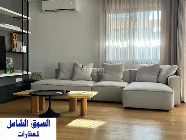 شقة فاخرة مجددة بالكامل للبيع في الأشرفية -...