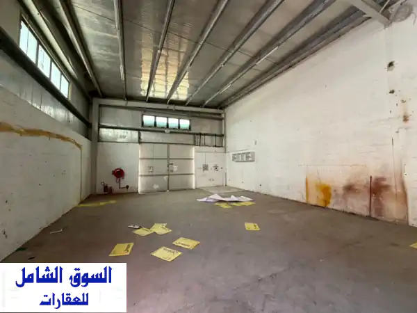 مستودع للايجار 2000 قدم بالصناعية 18 | موقع استراتيجي...
